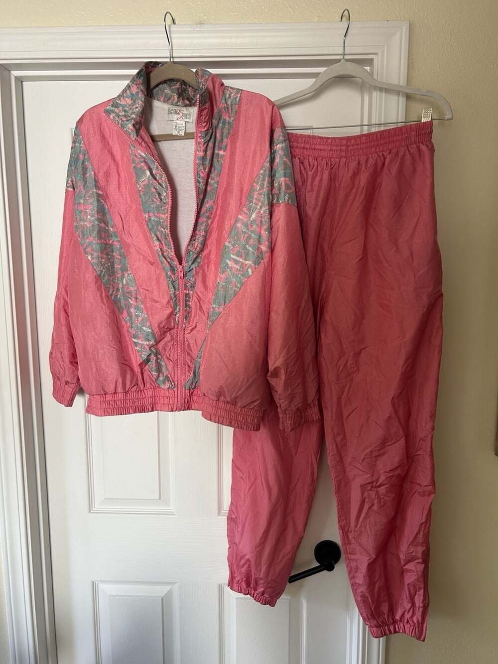 Vintage Action Sport 80s 90s Pink Nylon Windbreaker Geometric Tracksuit Medium